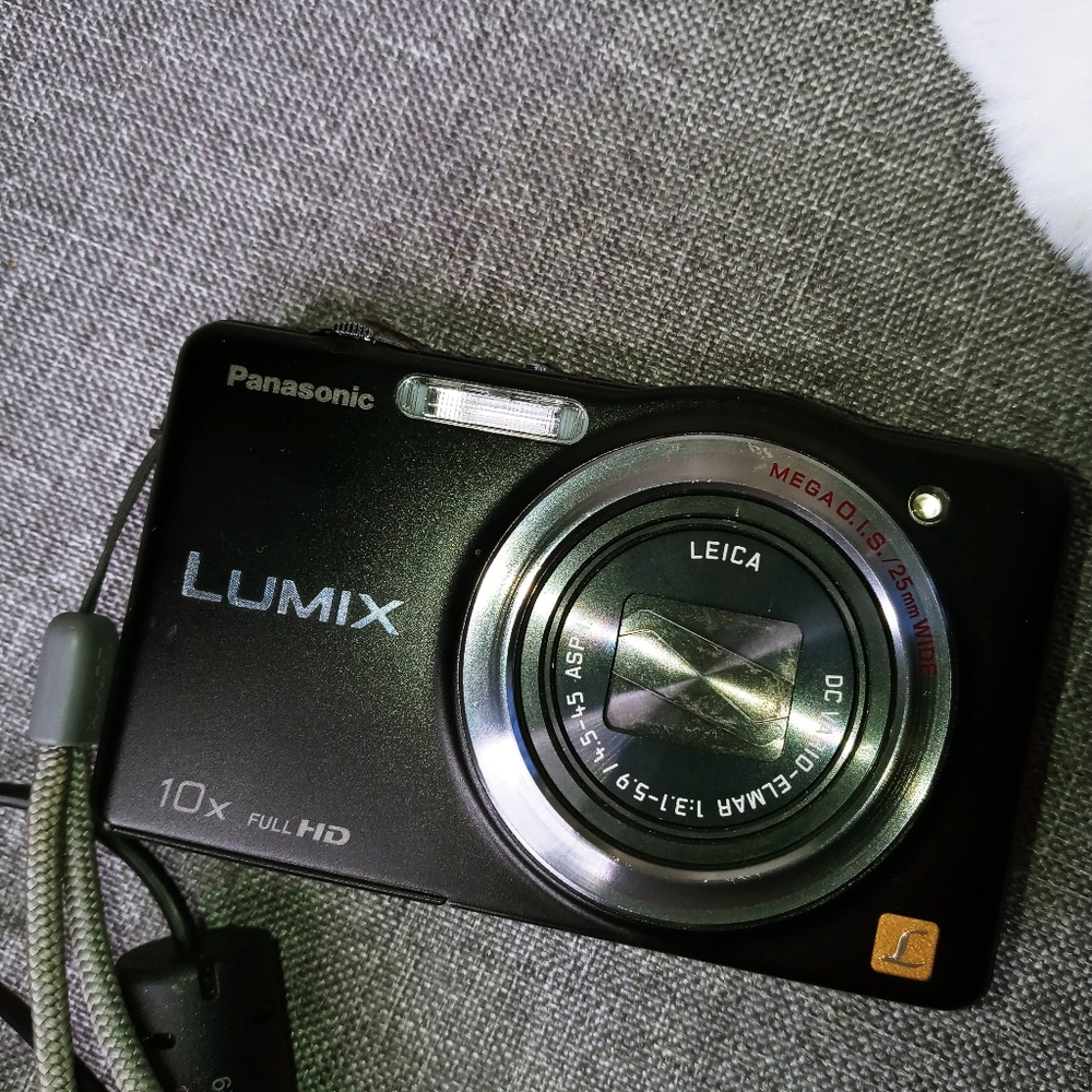Panasonic DMC-SZ7 Lumix camera